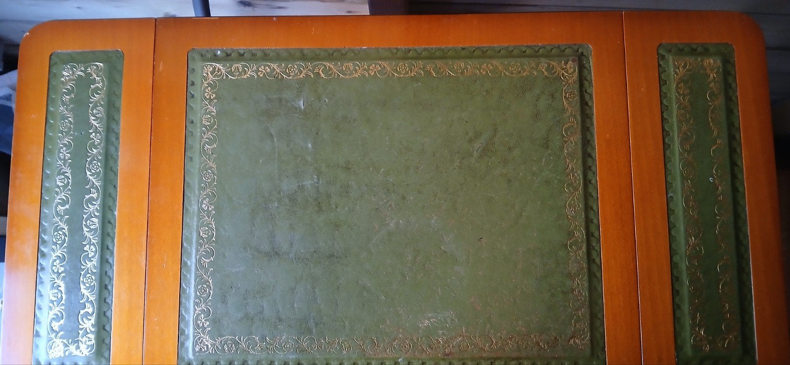Antieke bijzettafel met groen lederen blad, Antiek en Kunst, Antiek | Meubels | Tafels, Ophalen of Verzenden