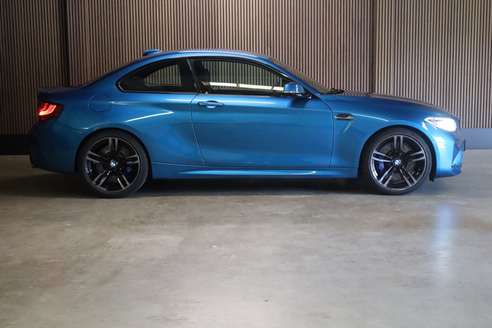 BMW 2-serie Coupé M2 DCT | Orig NL | H&K | Elektr. Stoelen, Achterwielaandrijving, Gebruikt, Onderhoudsboekje, Lease