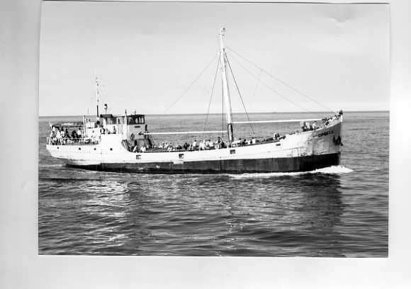scheepvaart-foto-gazelle-ex coaster/sportvis-IJMUIDEN, Verzamelen, Scheepvaart, Ophalen of Verzenden, Zo goed als nieuw, Motorboot