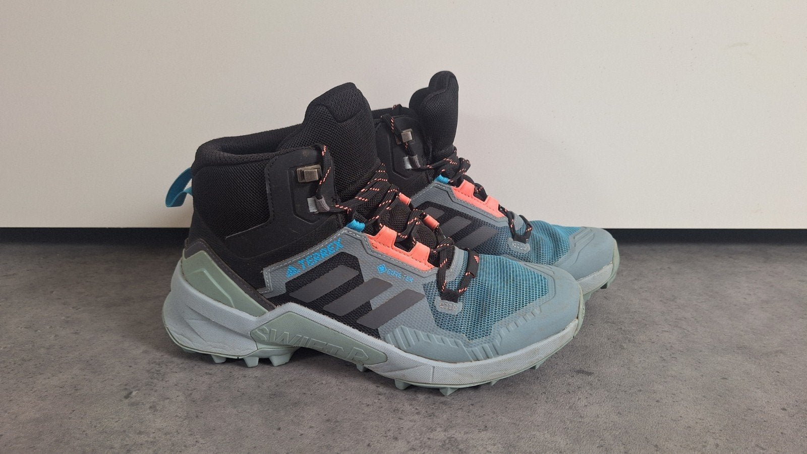Adidas Terrex Swift R3 Mid GTX - wandelschoenen, Ophalen of Verzenden, Zo goed als nieuw, Overige typen