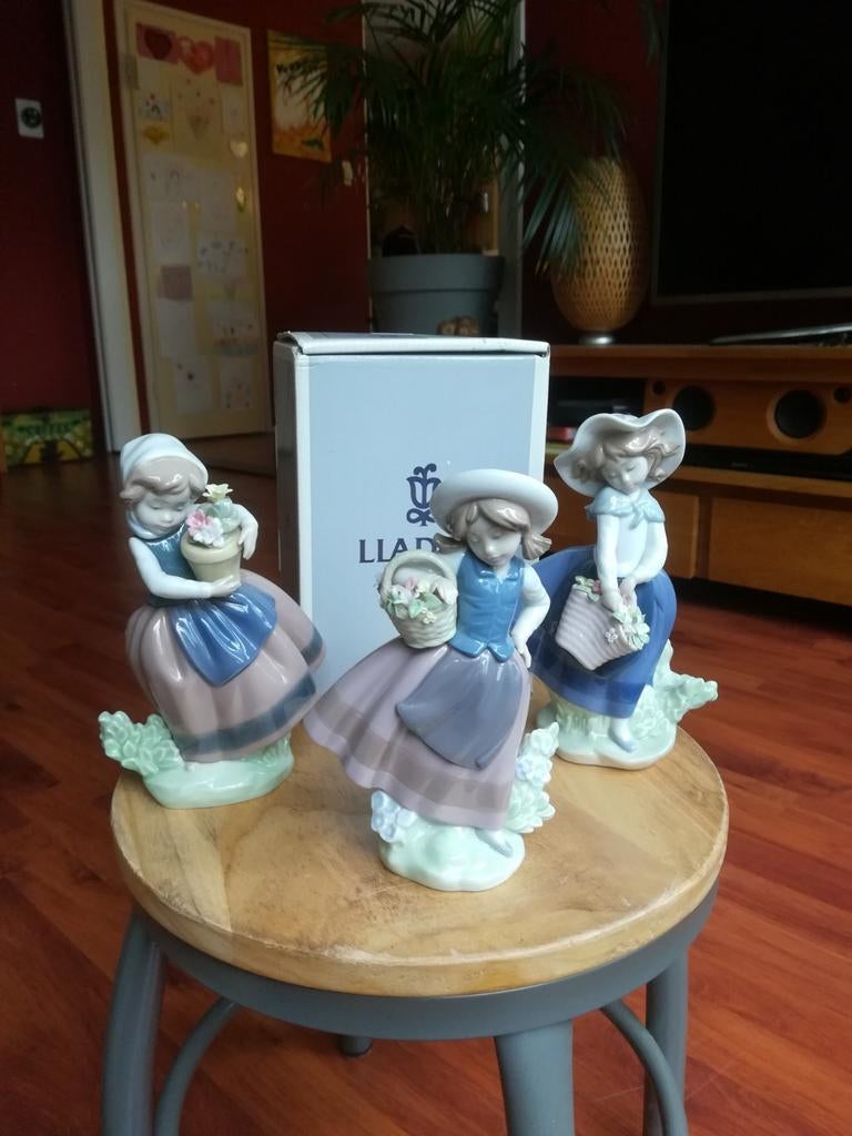 3 Lladro bloemenmeisje, Antiek en Kunst, Antiek | Porselein, Ophalen of Verzenden