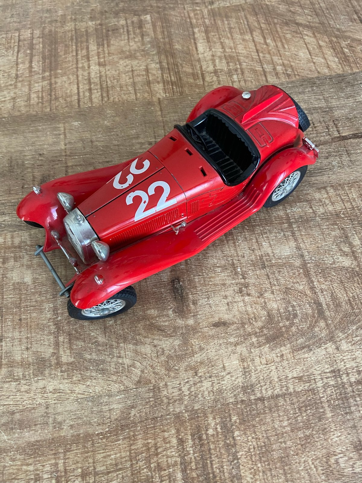 Vintage rode raceauto schaalmodel, nr. 22, Ophalen of Verzenden, Gebruikt