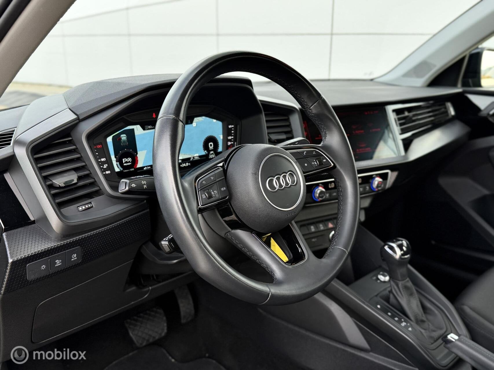 Audi A1 Sportback 30 TFSI S Line | Led | Black on black, Auto's, Dealer onderhouden, Stof, Zwart, Zwart