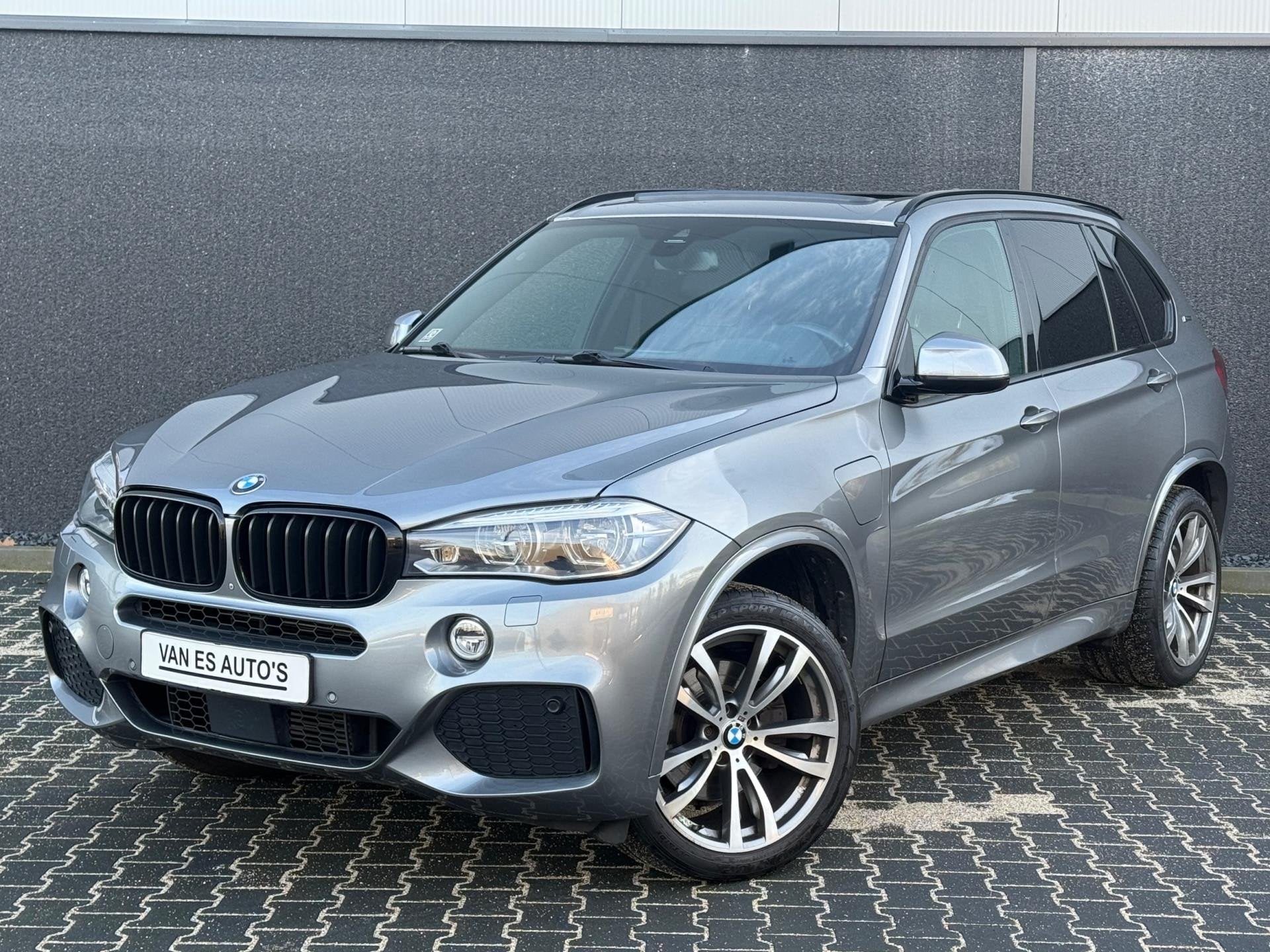 BMW X5 XDrive40e M-Pakket PANO|XENON|LEDER|KEYLESS Softclose, Gebruikt, 4 cilinders, Bedrijf, Vierwielaandrijving