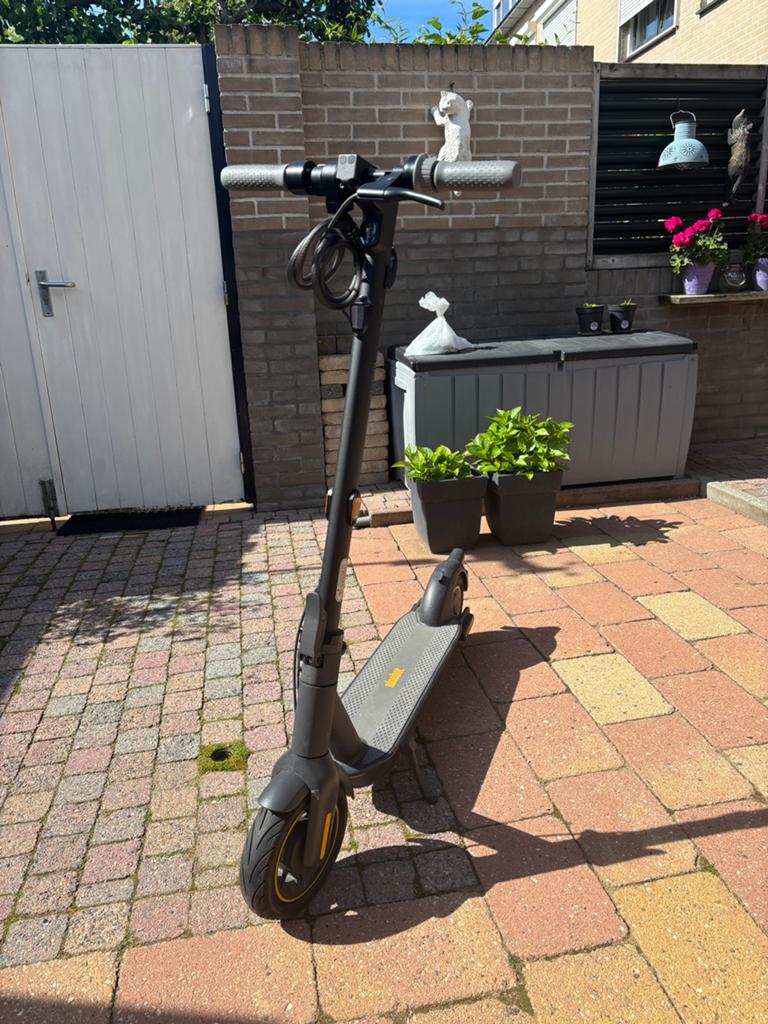 Segway Ninebot MAX G30E II elektrische step + accessoires, Ophalen, Zo goed als nieuw, Elektrische step (E-scooter)