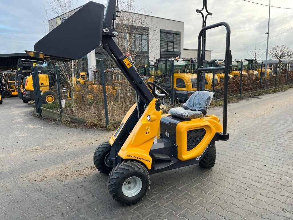 Compacte minishovel / wiellader, Ophalen of Verzenden, Nieuw, Handmatig