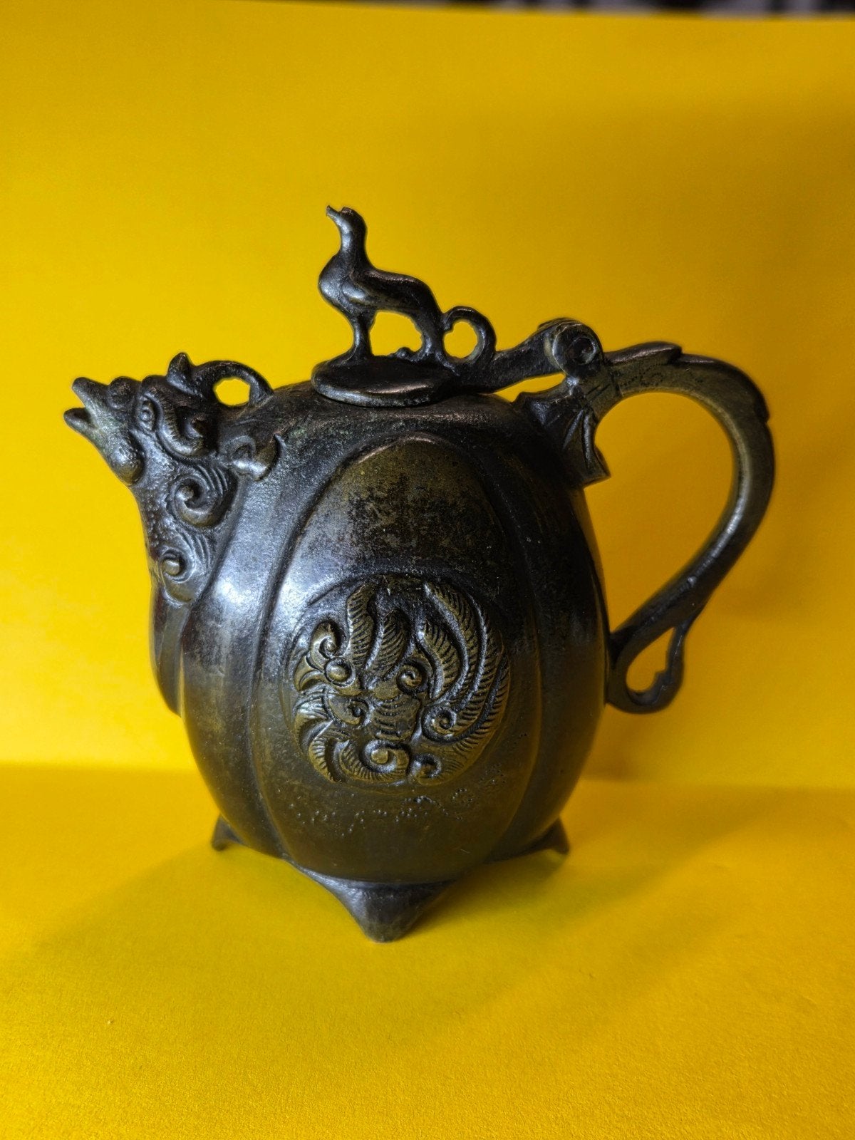 Bronzen miniatuur theepot of waterdruppelaar, Ophalen of Verzenden