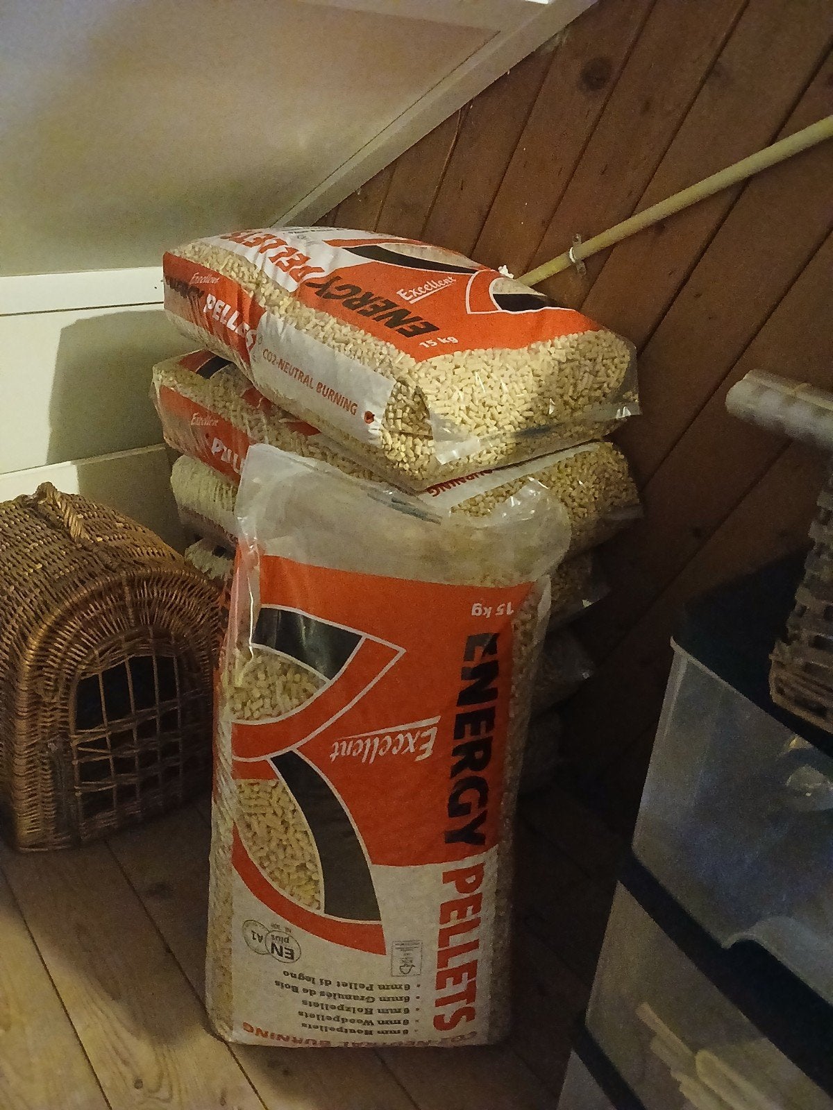 7 zakken Energy Pellets Excellent (6 nieuw, 1 bijna vol), Minder dan 3 m³, Ophalen, Overige houtsoorten, Blokken