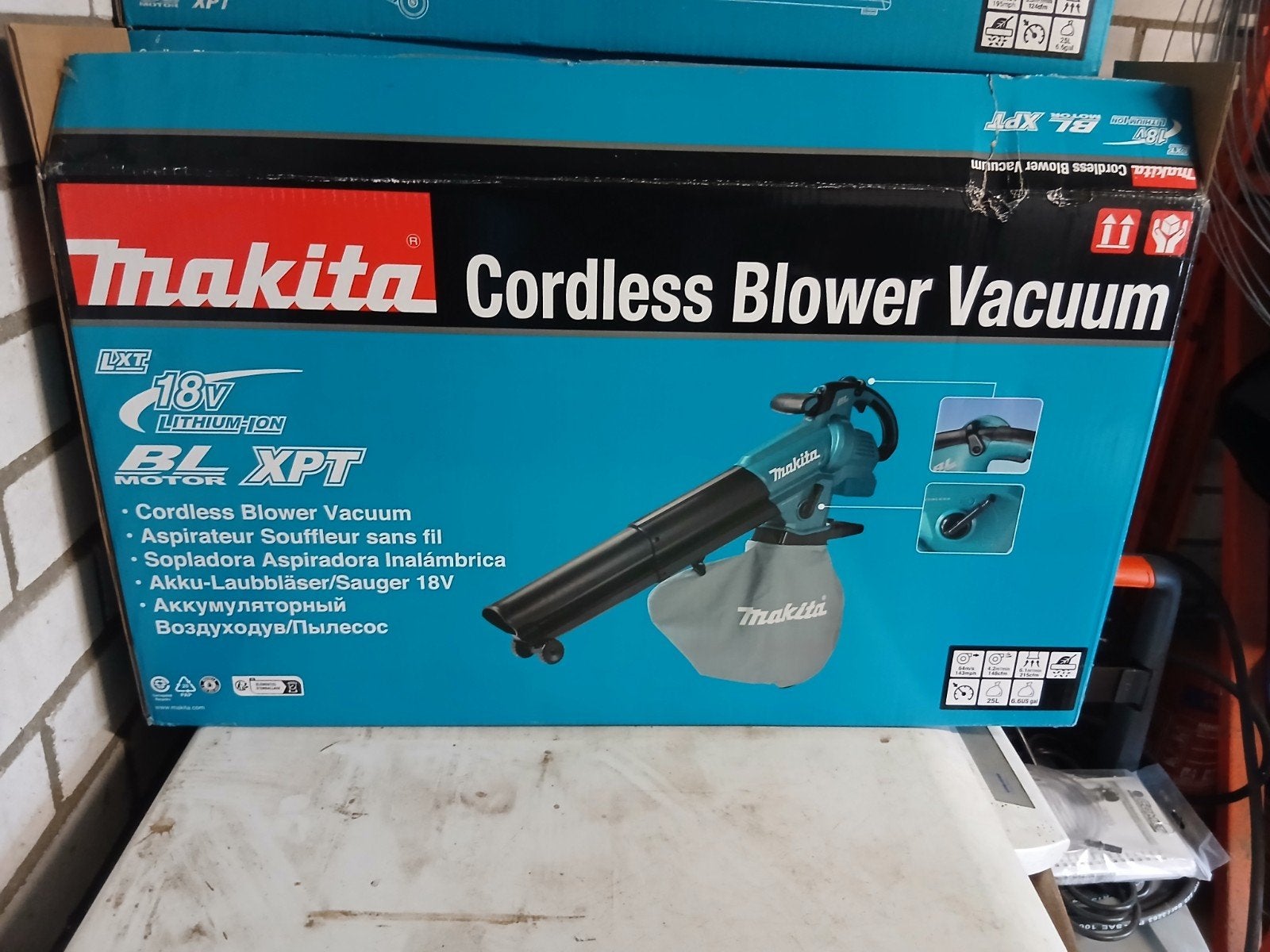 Nieuwe Makita 18V Accu Bladblazer/Zuiger, Met opvangzak, Nieuw, Ophalen of Verzenden, Makita