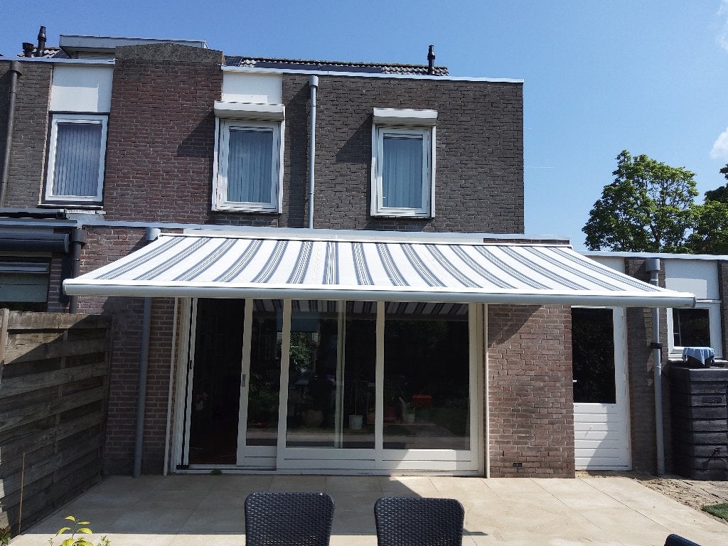 Zonnescherm met Somfy afstandsbediening, Ophalen, Gebruikt, 450 cm of meer, Elektrisch