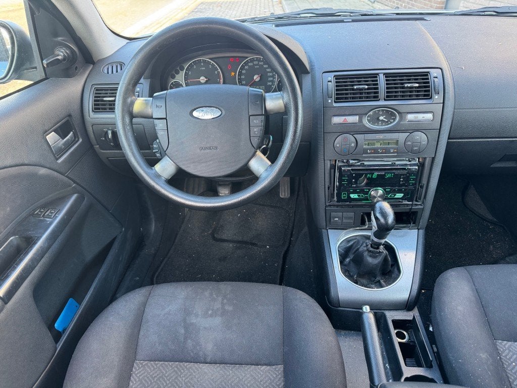 Ford MONDEO 1.8-16V Ambiente RIJDT GOED NAP inruil koopje, Gebruikt, 680 kg, 4 cilinders, Mondeo