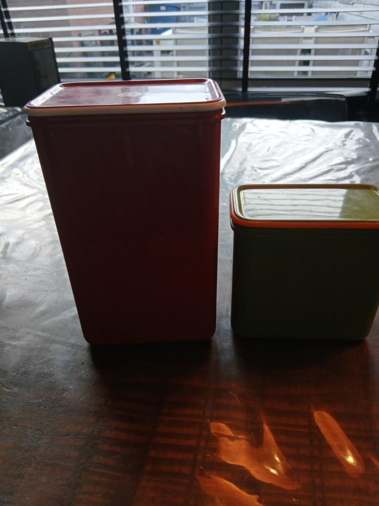 Vintage Mepal Rosti Bewaarblikken - Rood en Groen, Huis en Inrichting, Keuken | Keukenbenodigdheden, Gebruikt, Kunststof, Ophalen of Verzenden