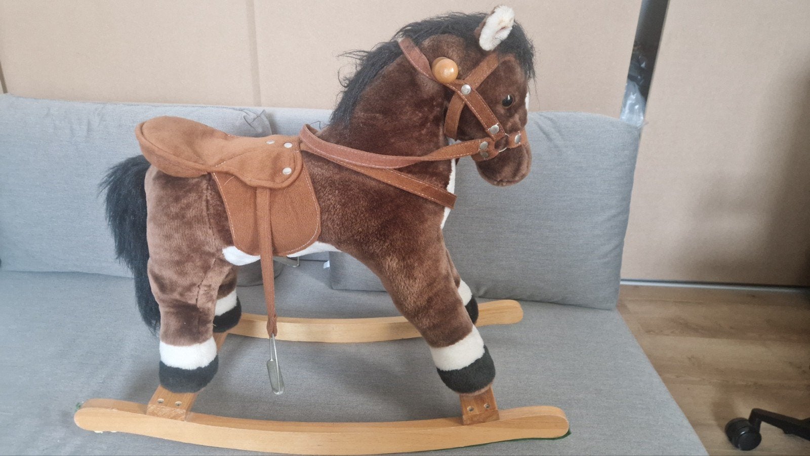 Schattig hobbelpaard voor uren speelplezier, Ophalen, Zo goed als nieuw, Overige typen