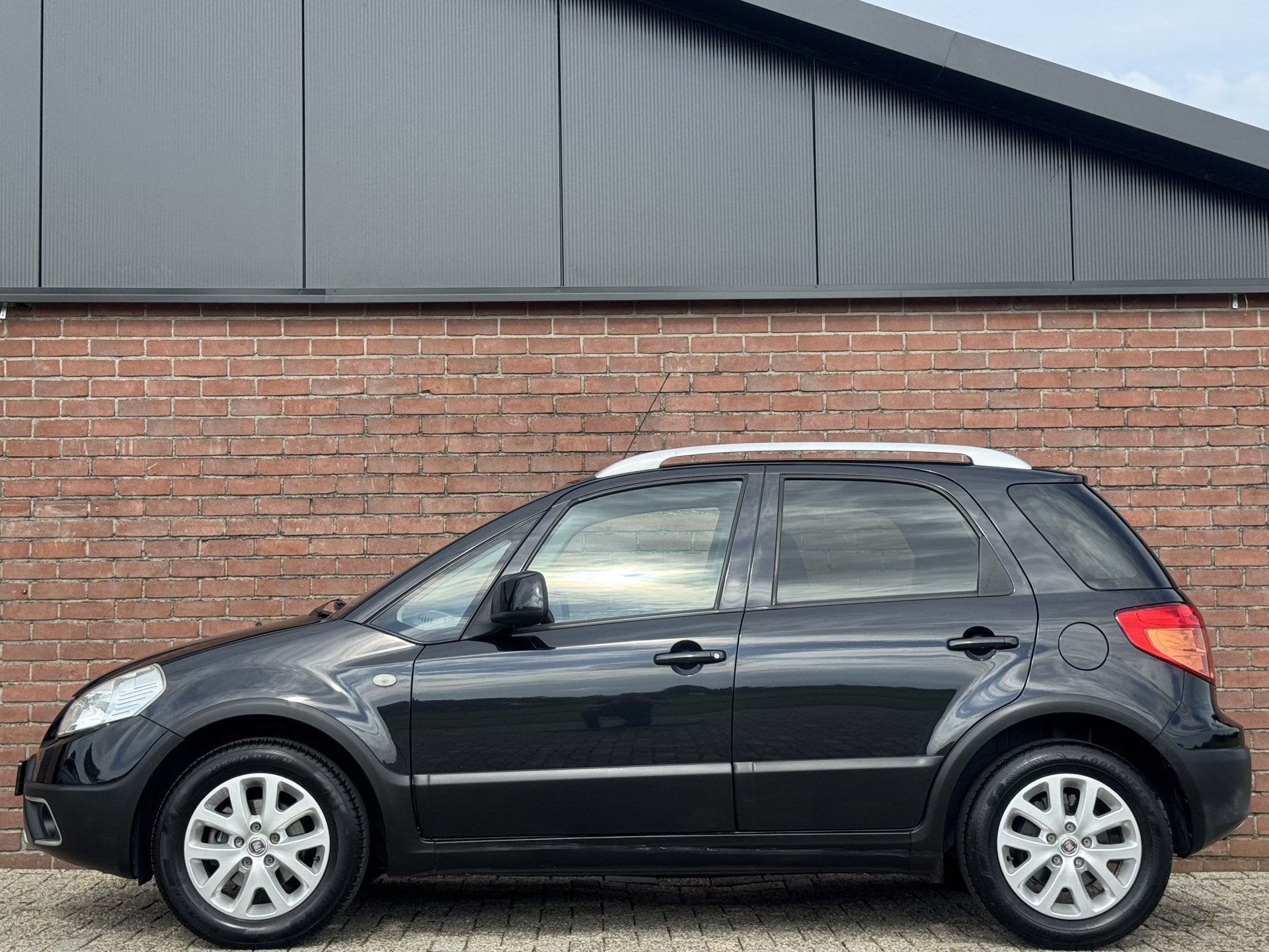 Fiat Sedici 1.6-16V EMOTION | NL-AUTO! | DEALER OH! | CLIMA!, Auto's, Voorwielaandrijving, Euro 5, Stof, Gebruikt