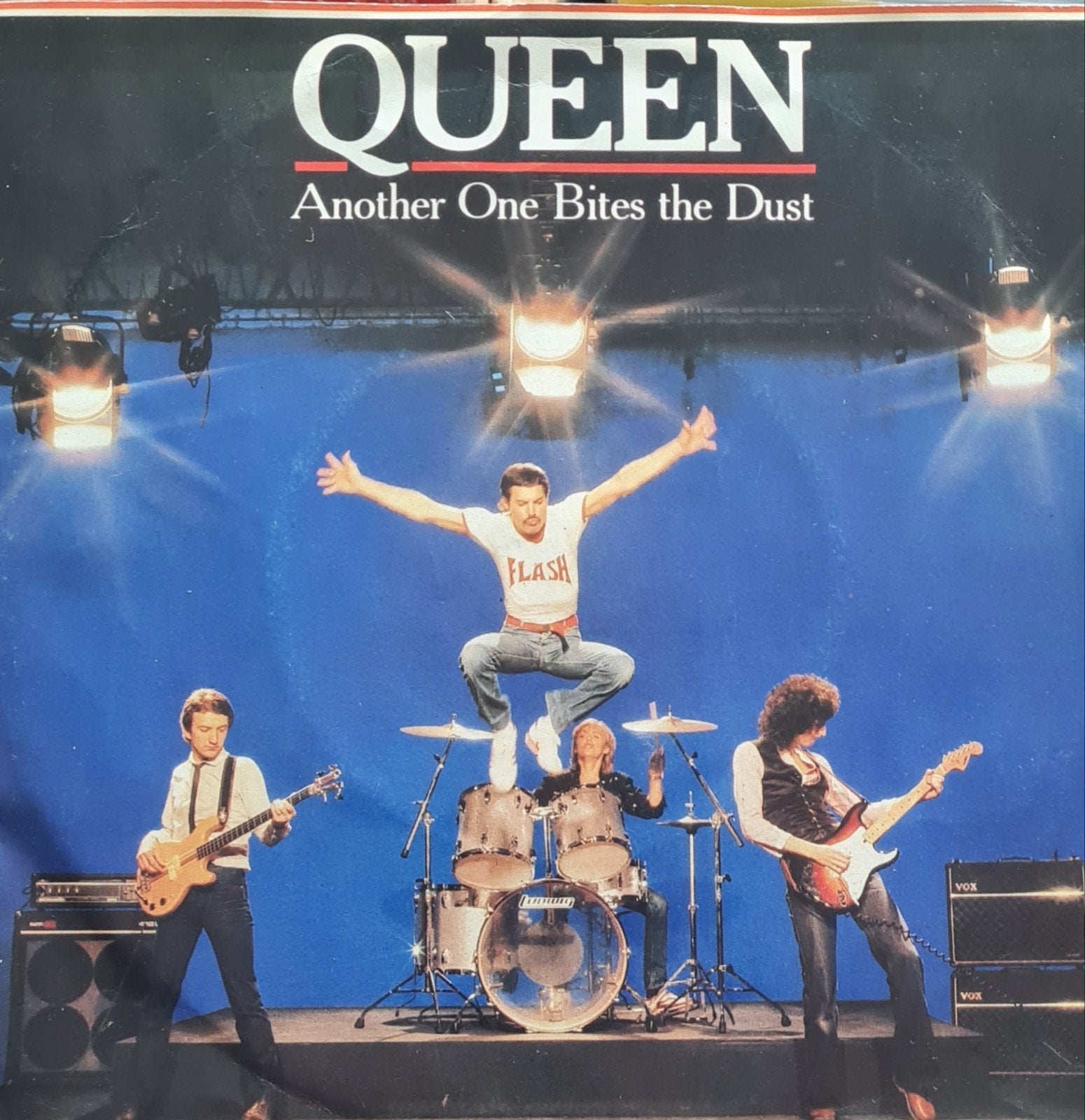 QUEEN - ANOTHER ONE BITES THE DUST, Ophalen of Verzenden, Gebruikt, Pop