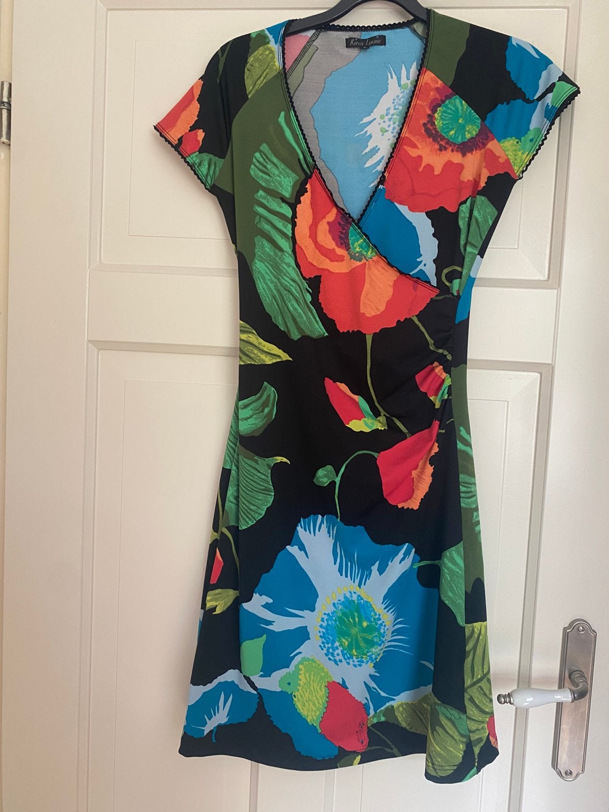 King Louis mooi meerkleurig jukje maat S, Kleding | Dames, Jurken, Ophalen of Verzenden, Zo goed als nieuw, Maat 38/40 (M), Boven de knie