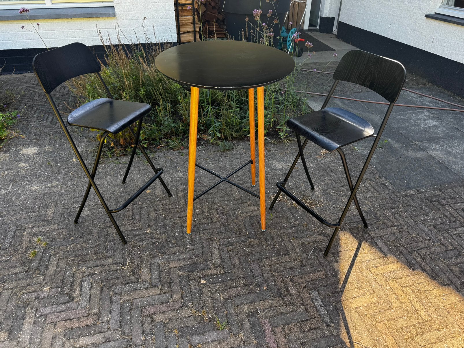 Statafel met 2 opklapbare barkrukken, Ikea, Huis en Inrichting, 2 krukken, Ophalen, Zo goed als nieuw, 60 tot 90 cm