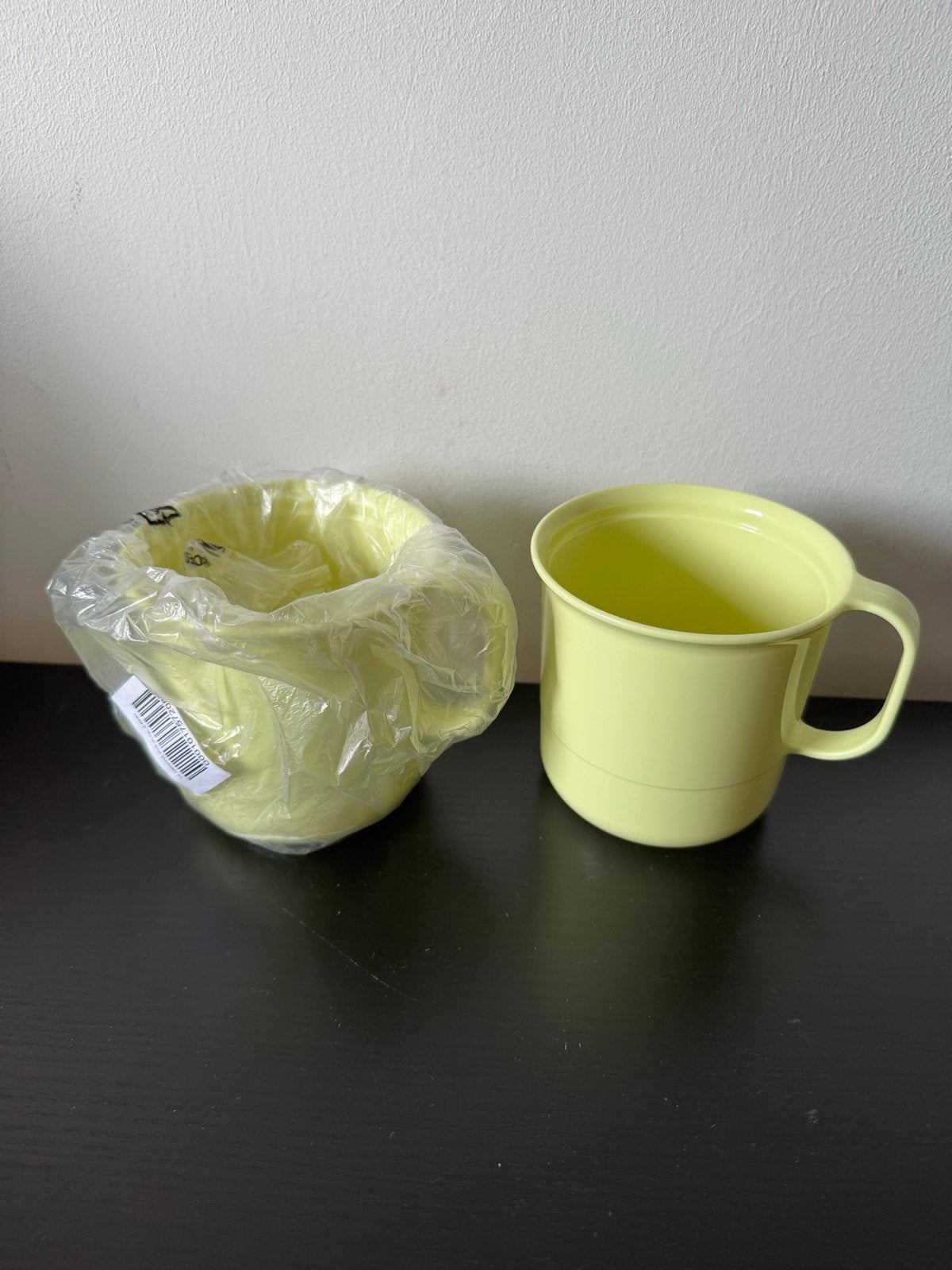 Nieuwe Tupperware mokken - Set van 2, BPA-vrij, Geel, Beker of Kan, Nieuw
