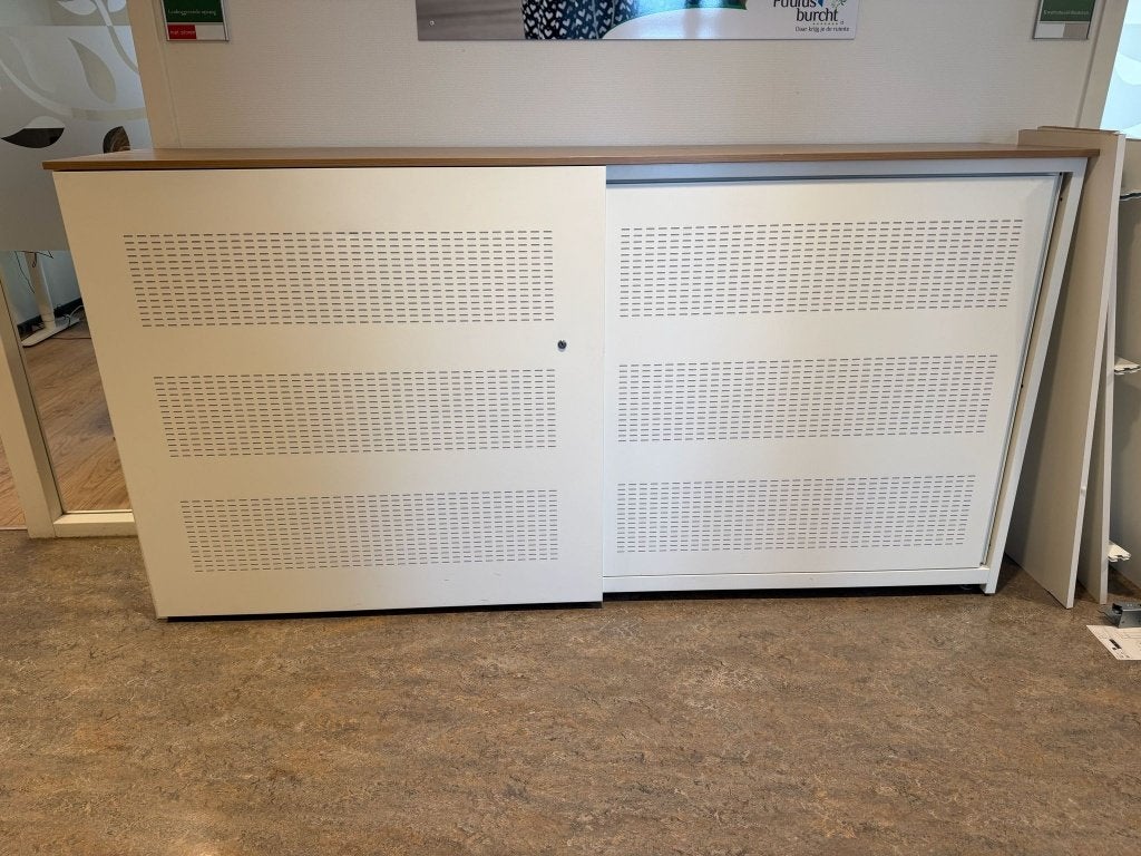 Roldeurkast, Ophalen, Gebruikt, 100 tot 150 cm, 200 cm of meer