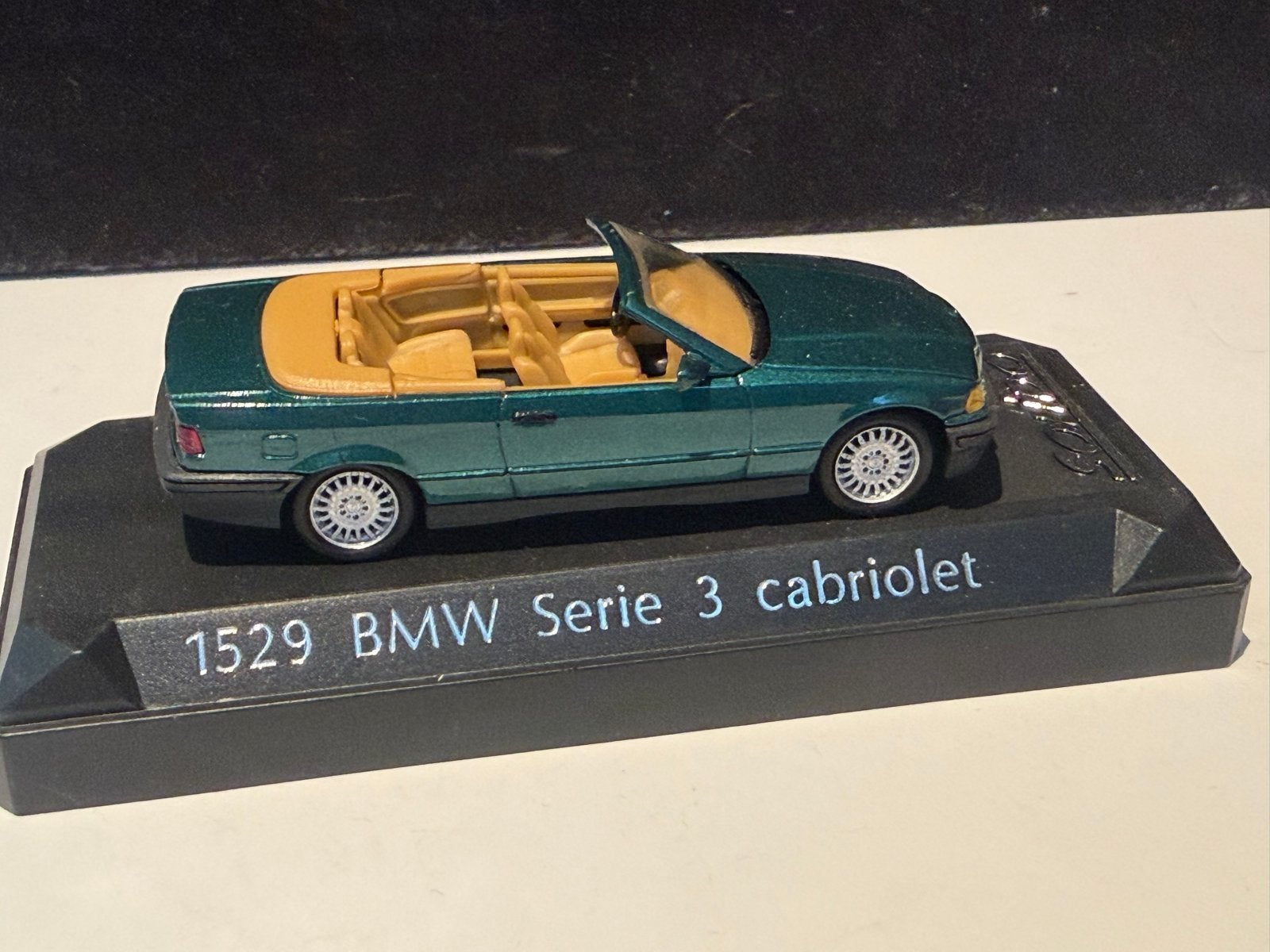 BMW Serie 3 Cabriolet Modelauto - Groen, Hobby en Vrije tijd, Modelauto's | 1:43, Ophalen of Verzenden, Zo goed als nieuw, Auto