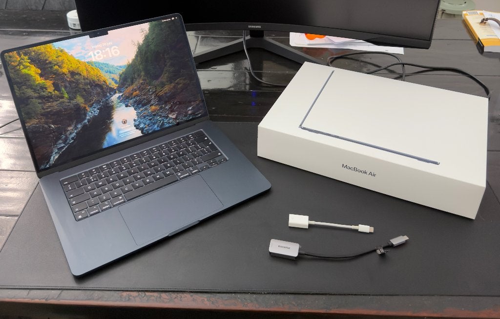 MacBook Air 15 inch M3 2024 - 16GB RAM - 256GB - Midnight, Computers en Software, 256 GB, Ophalen of Verzenden, Zo goed als nieuw
