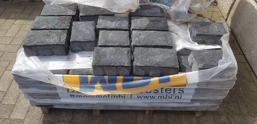 Kasseien 3,2 m2 restpartij te koop, Tuin en Terras, Ophalen, Overige typen, Nieuw, Minder dan 5 m²