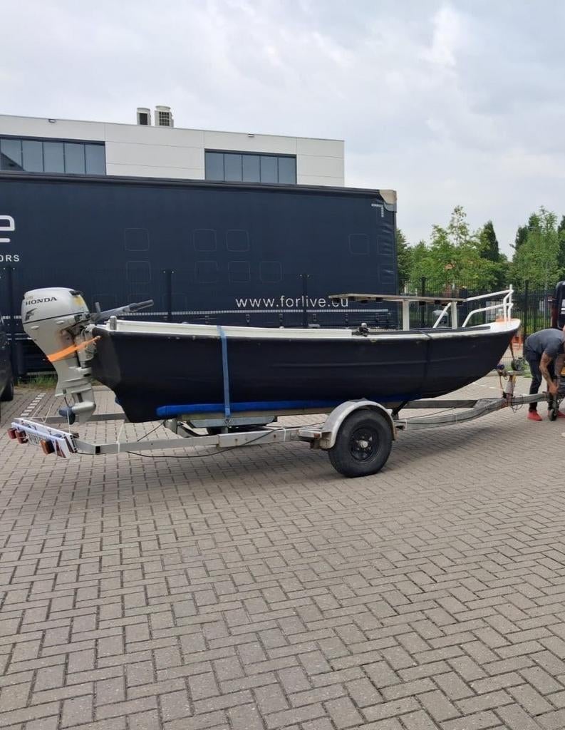 Stalen Sloep 4.80 - 5.00 meter met Buitenboordmotor, Watersport en Boten, Sloepen, Gebruikt, Ophalen of Verzenden, Tot 10 pk, Staal