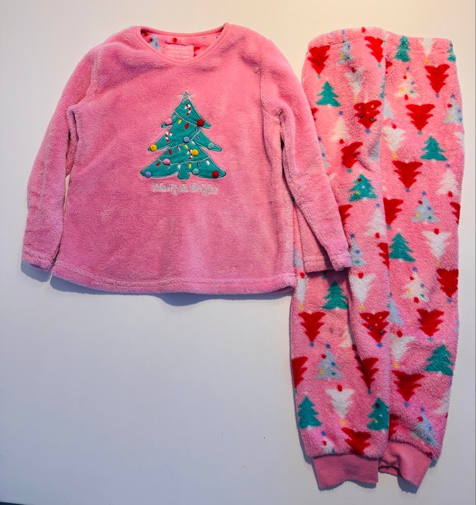 Roze pyjama met kerstboom, maat 4-5 jaar, Ophalen, Zo goed als nieuw