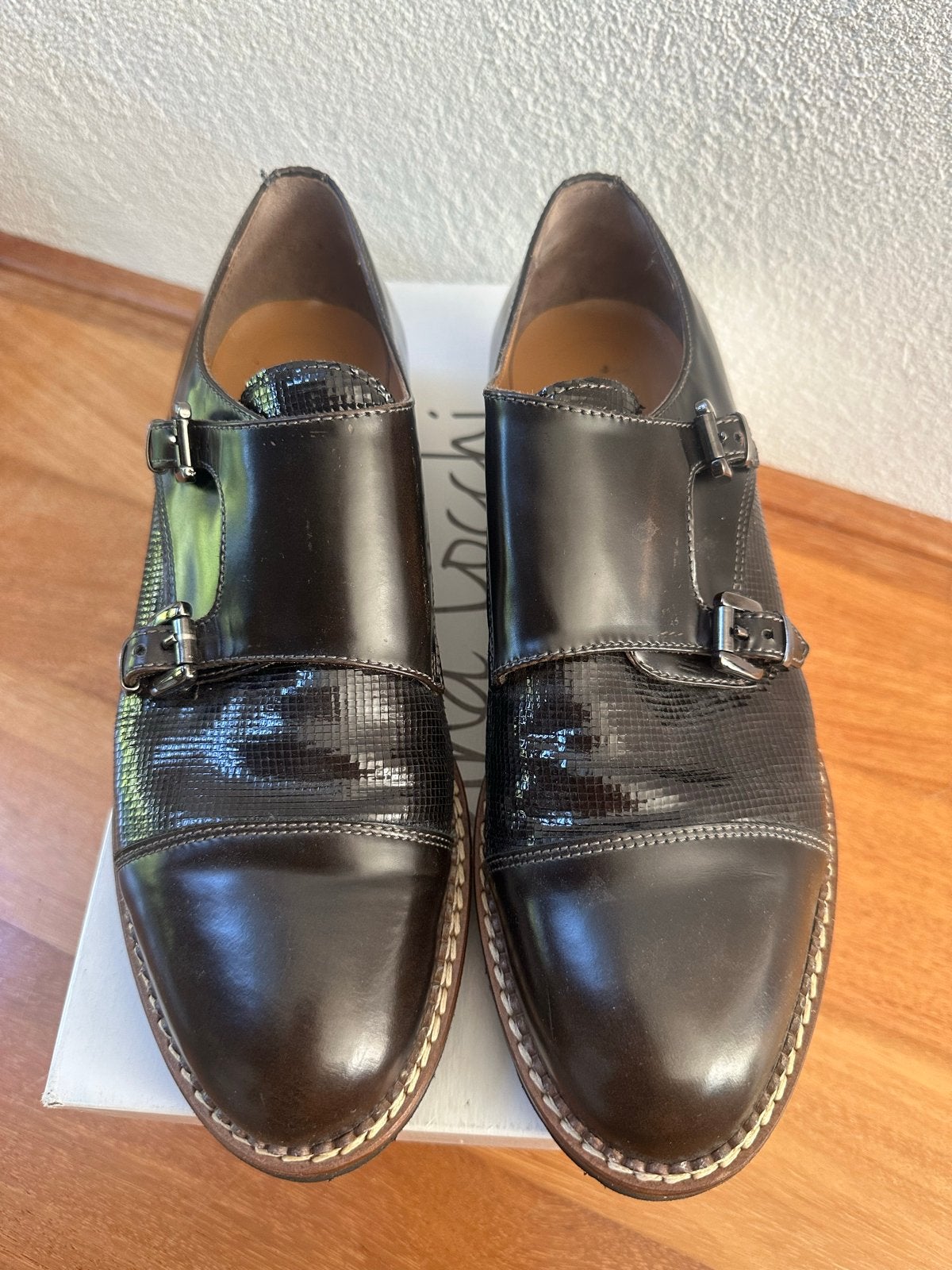 Lina Locchi leren loafers/schoenen - gespsluiting - maat 40, Instappers, Ophalen of Verzenden, Zo goed als nieuw, Bruin