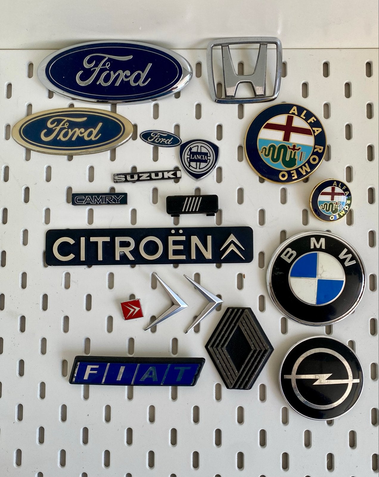 Diverse auto-emblemen en logo's - Ford, BMW, Opel, Citroën, Auto diversen, Gebruikt, Various, None, None