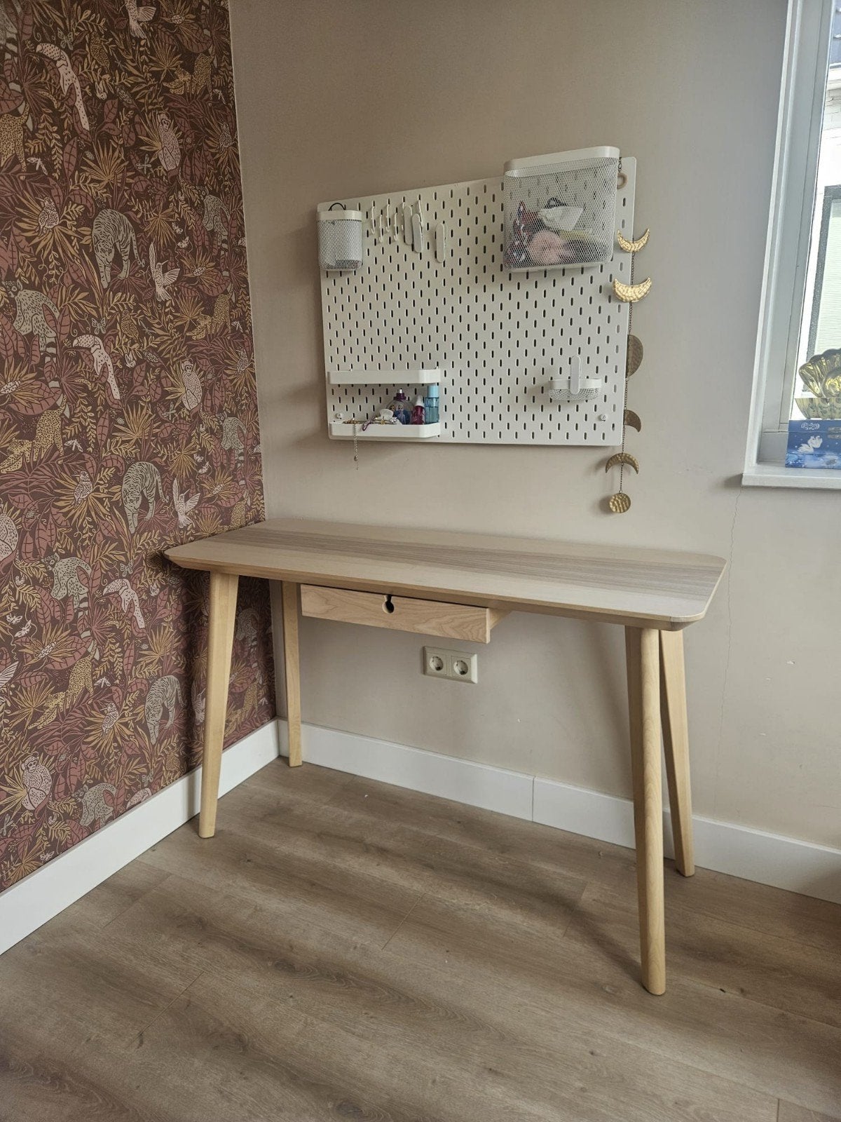 IKEA Lisabo Bureau/Sidetable - Z.G.A.N., Huis en Inrichting, Bureaus, Ophalen, Zo goed als nieuw