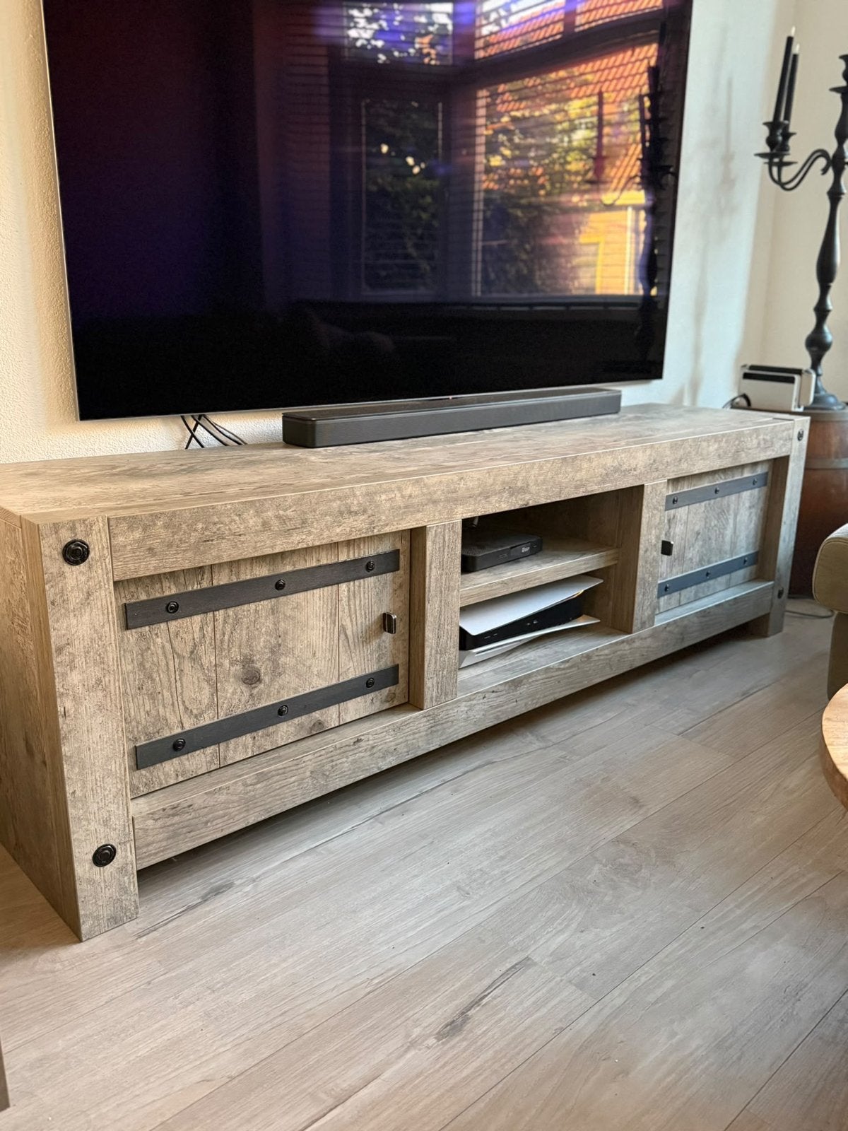 Robuust TV-meubel met schuifdeuren - Landelijke stijl, Ophalen, Gebruikt, 150 tot 200 cm, Minder dan 100 cm
