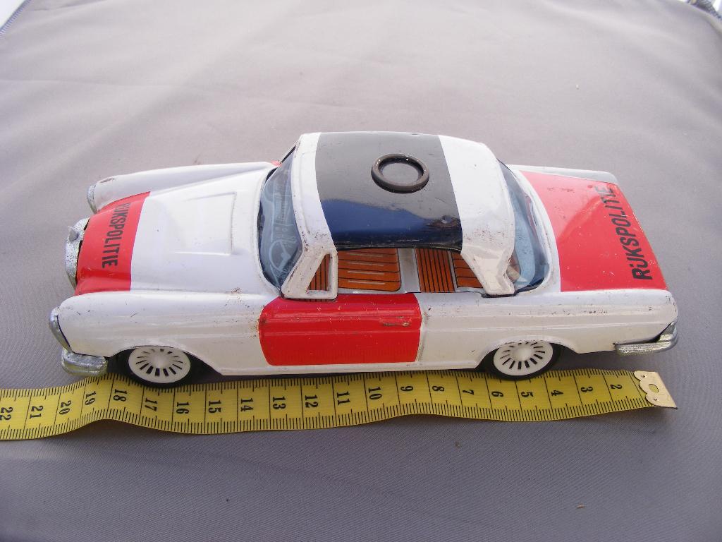 Mercedes benz ichiko? Rijkspolitie blik 1/24 incompleet, Ophalen of Verzenden, Gebruikt, Auto