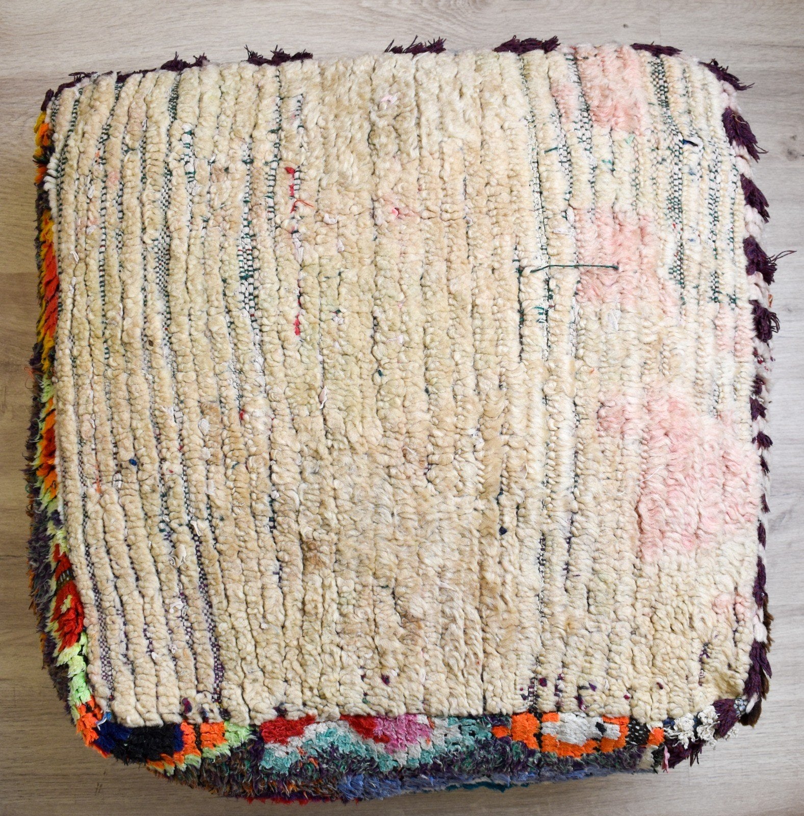 Nieuwe Marokkaanse berber wollen kelim, vloerkussen poef, Nieuw, Ophalen of Verzenden, 50 tot 75 cm, Vierkant
