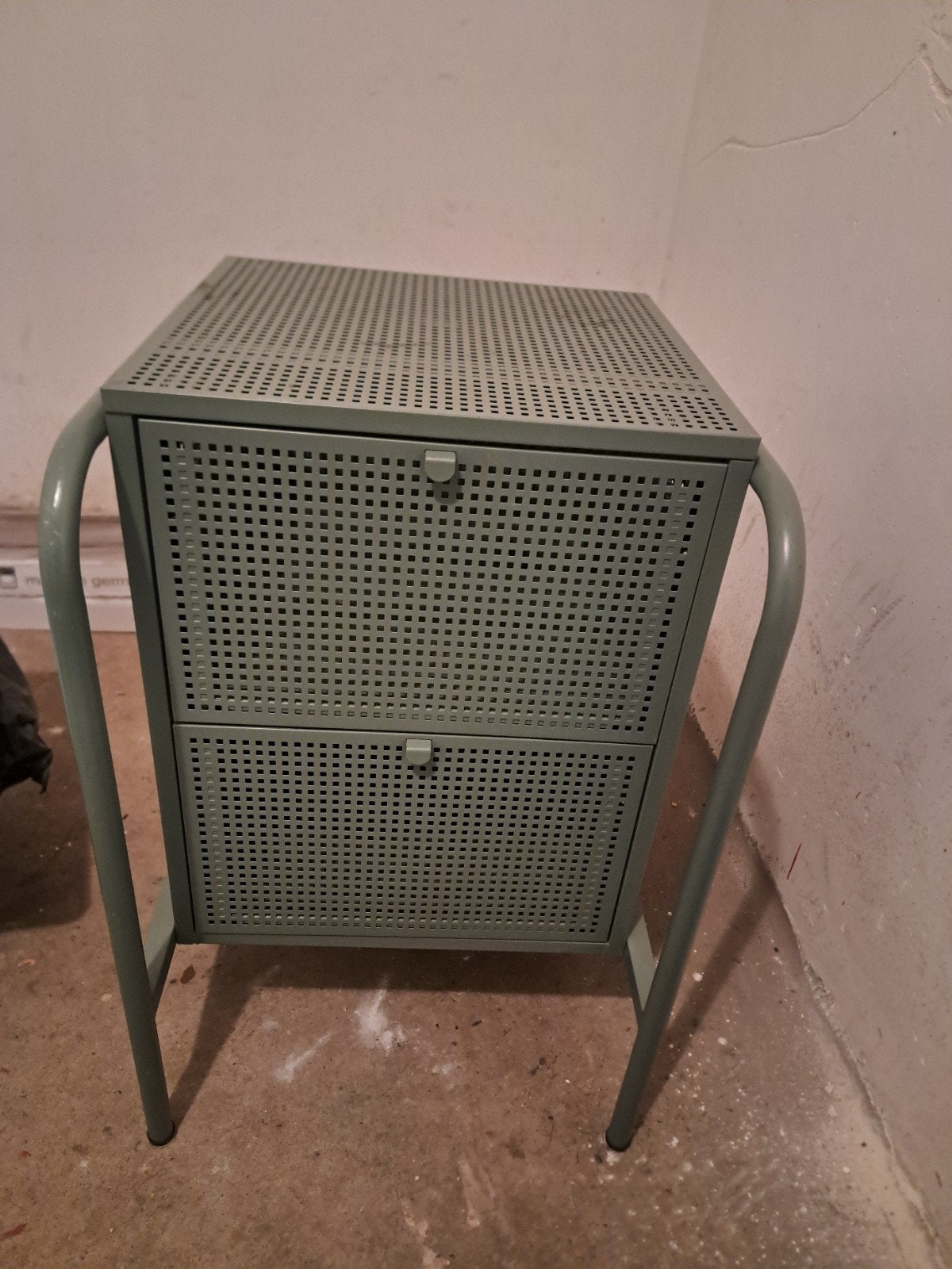 IKEA Nikkeby Nachtkastje, Ophalen, Gebruikt, Minder dan 45 cm, Metaal of Aluminium