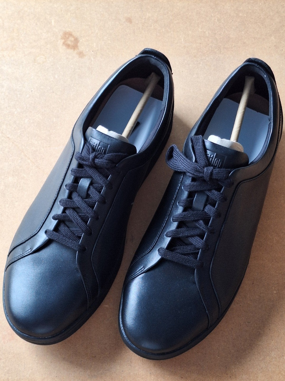 Fitflop Rally Sneakers Zwart Leer Maat 42 - Nieuw, Ophalen, Zwart, Nieuw, Sneakers of Gympen