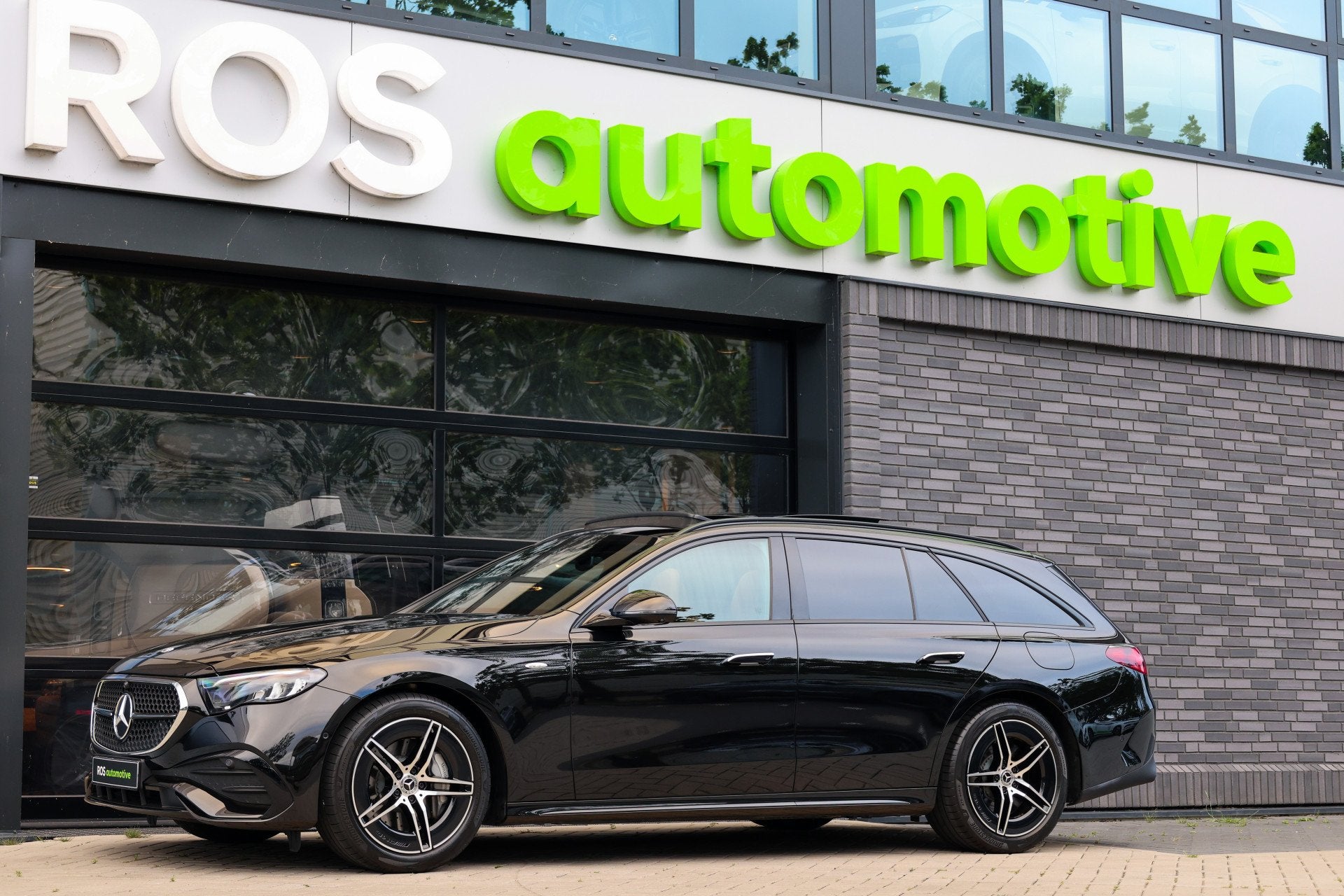 Mercedes-Benz E-Klasse Estate 300 e AMG Line | BTW | PANO |, Automaat, Achterwielaandrijving, Gebruikt, Zwart