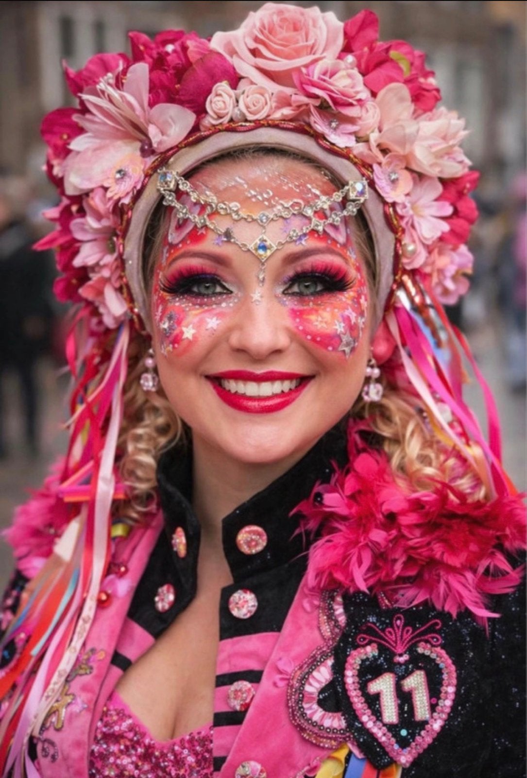 Roze bloemenbeugel met strass bloemfetti, Ophalen of Verzenden, Nieuw, Carnaval