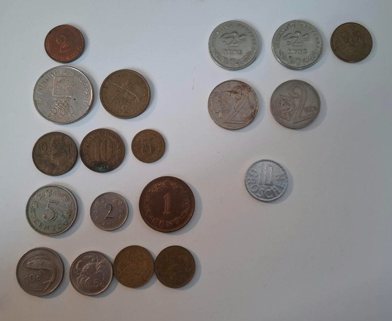 19 Munten Oost-Europa, Ophalen of Verzenden, Overige landen, Setje