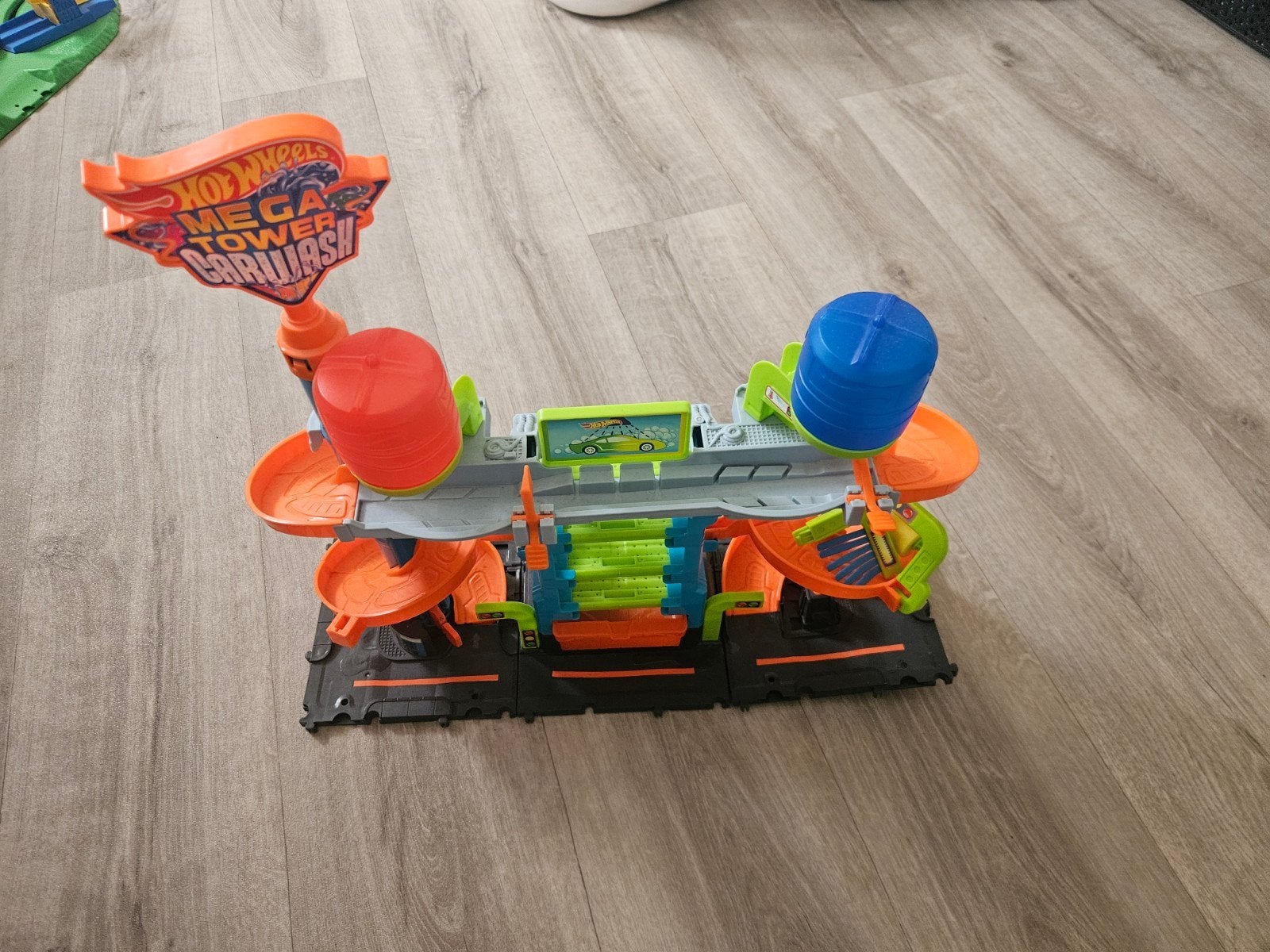 Hotwheels mega tower car wash, Ophalen, Racebaan, Zo goed als nieuw, Hot Wheels