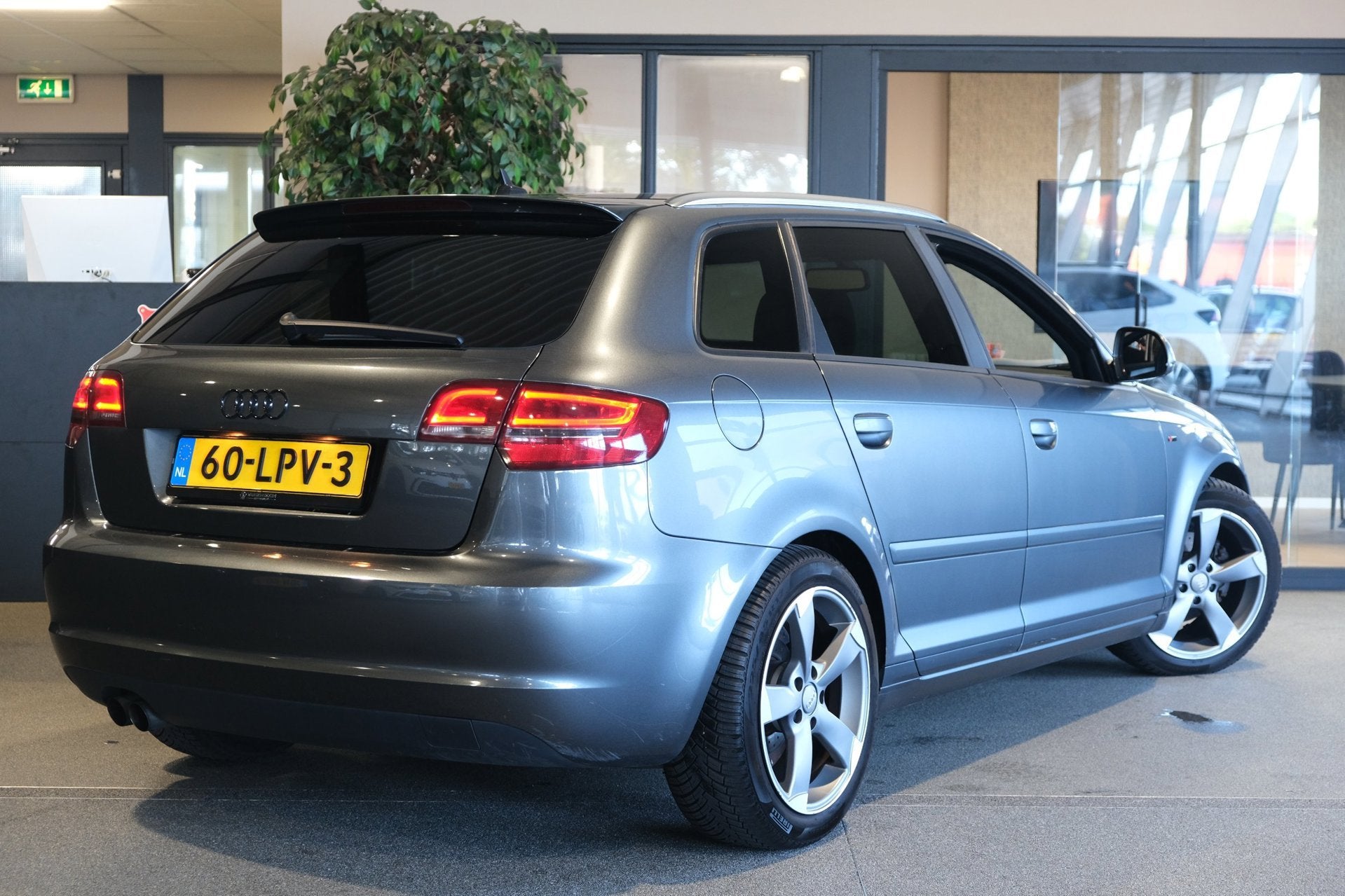 Audi A3 Sportback 1.4 TFSI S-Line Autmaat Xenon Navi Cruise, Auto's, Euro 5, 125 pk, Gebruikt, Zwart