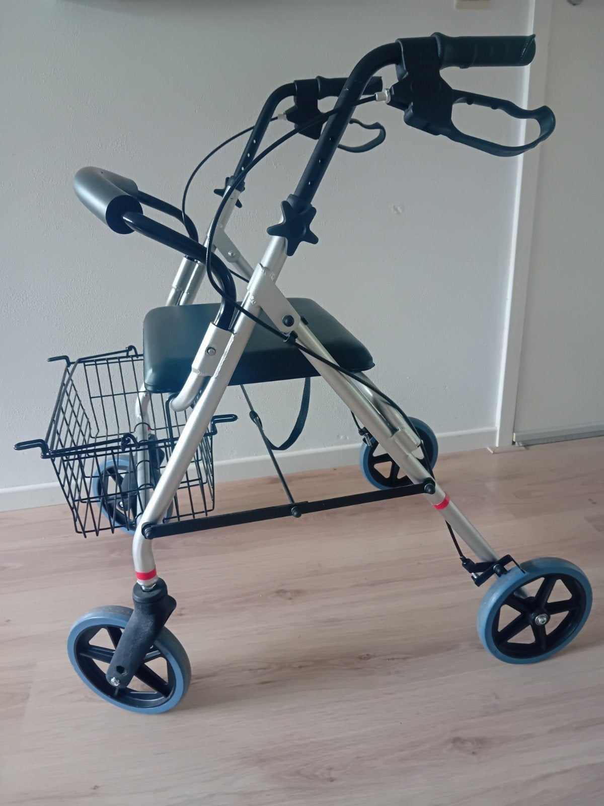 rollator te koop, Ophalen, Zo goed als nieuw
