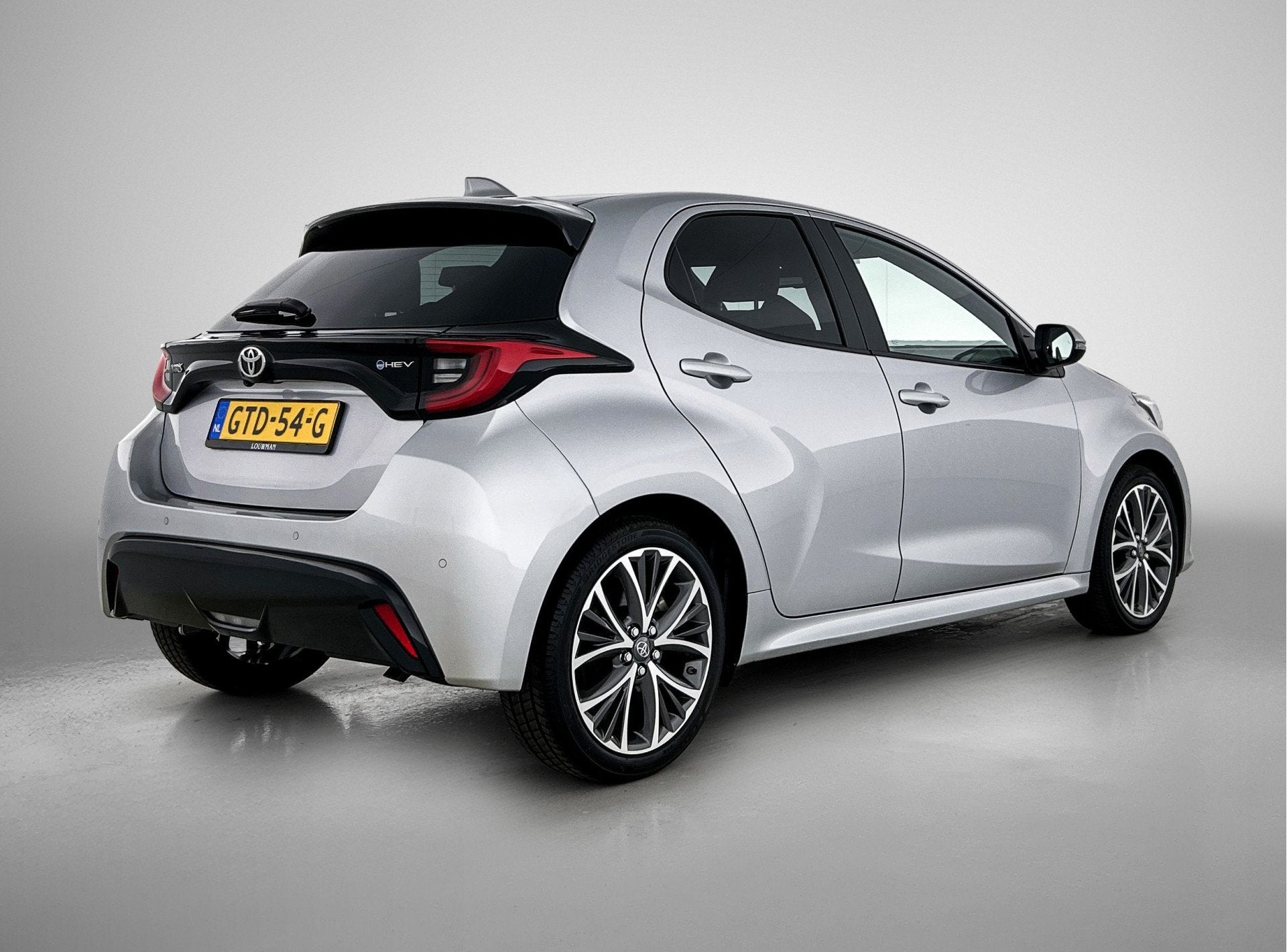 Toyota Yaris 1.5 Hybrid 130 Executive (bj 2024, automaat), Auto's, 12 maanden, 450 kg, Gebruikt, Hybride Elektrisch/Benzine