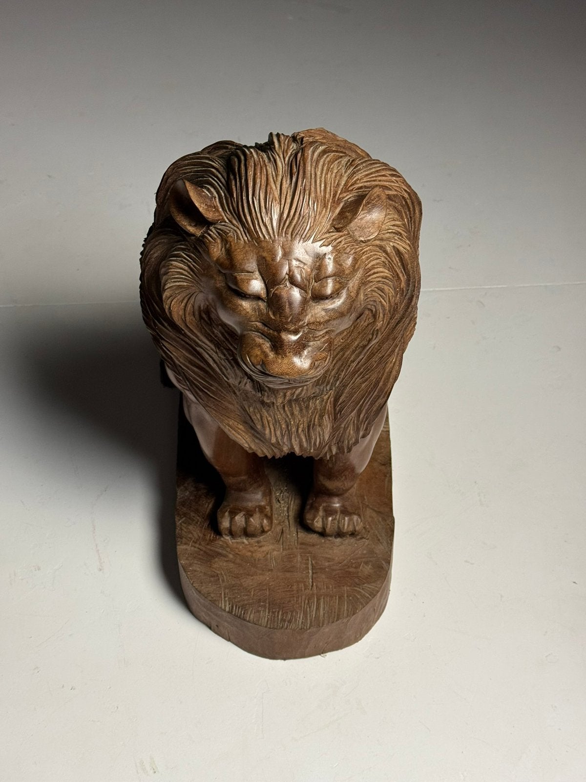 Groot beeld leeuw 20e eeuw Teak, Antiek en Kunst, Kunst | Beelden en Houtsnijwerken, Ophalen
