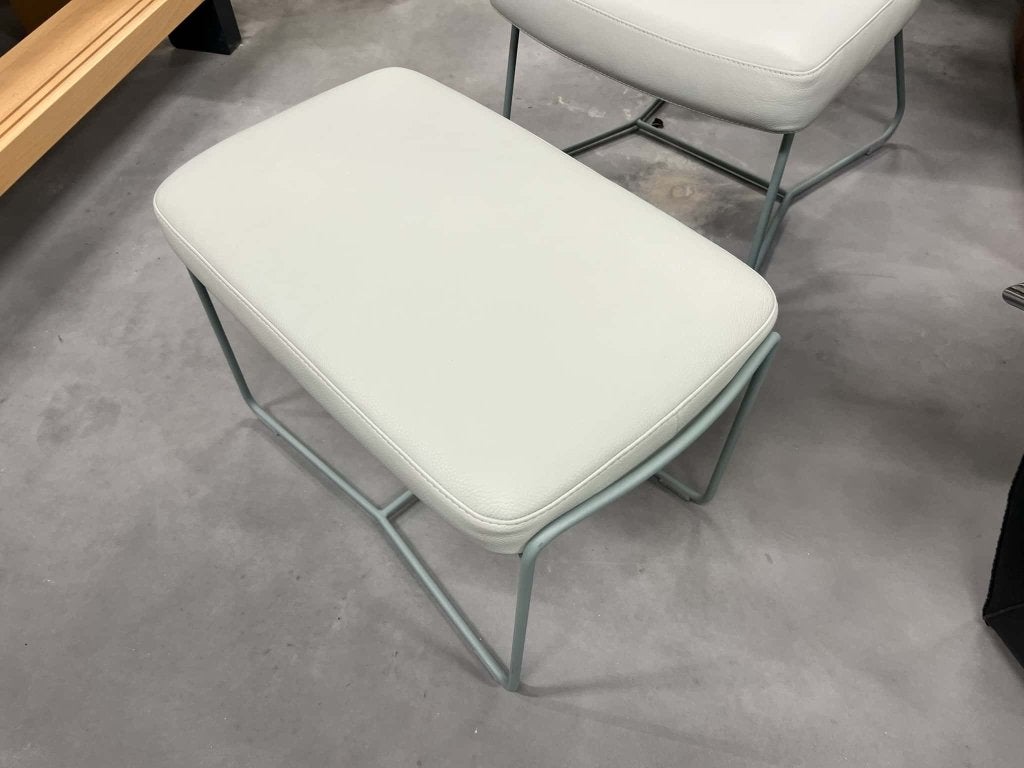 Nieuw Bert Plantagie Kiko Fauteuil met Poef Mint leer stoel, Nieuw, Ophalen of Verzenden, Bert Plantagie, 50 tot 75 cm