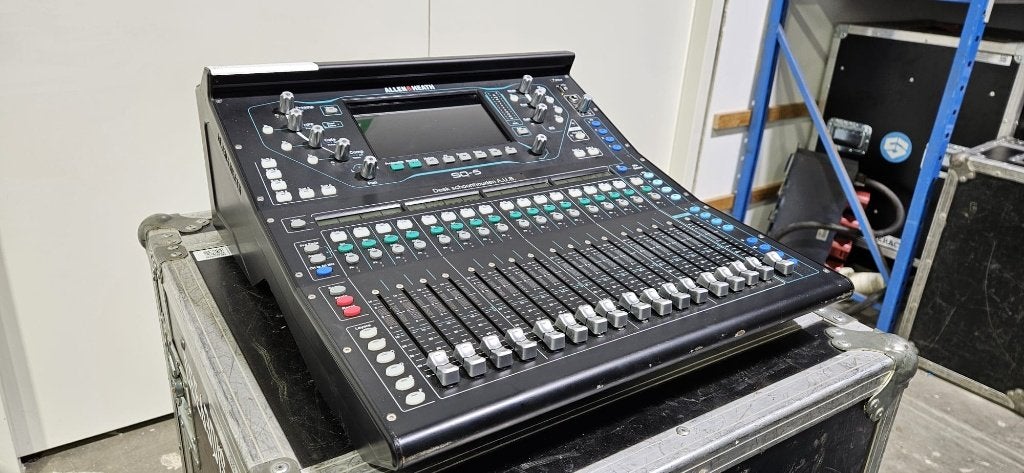 Allen & Heath SQ5 Inc plugins, Ophalen of Verzenden, Gebruikt, 20 kanalen of meer