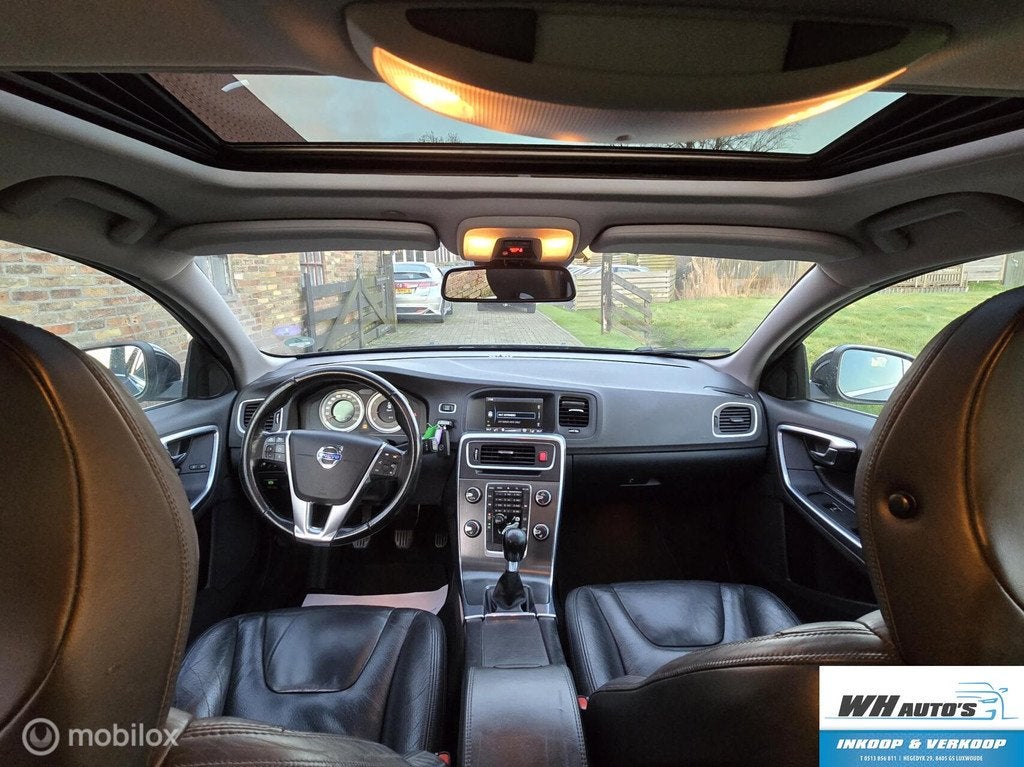 Volvo V60 1.6 T4 Summum 180pk | Xenon | open dak| Trekhaak, Voorwielaandrijving, 15 km/l, Gebruikt, 4 cilinders