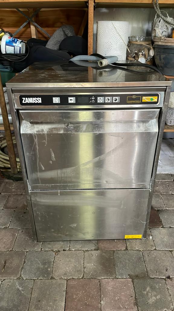 Zanussi vaatwasser op 380 volt, Ophalen, Minder dan 85 cm