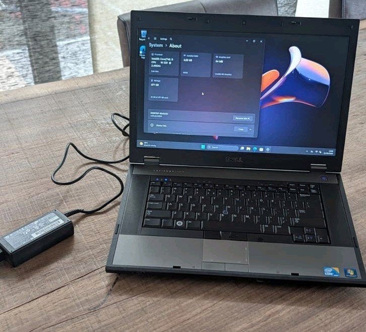 Dell Latitude E5510 – i5 / 4GB RAM + Dell Dock & Lader, Gebruikt, Met videokaart, 2 tot 3 Ghz, Qwerty