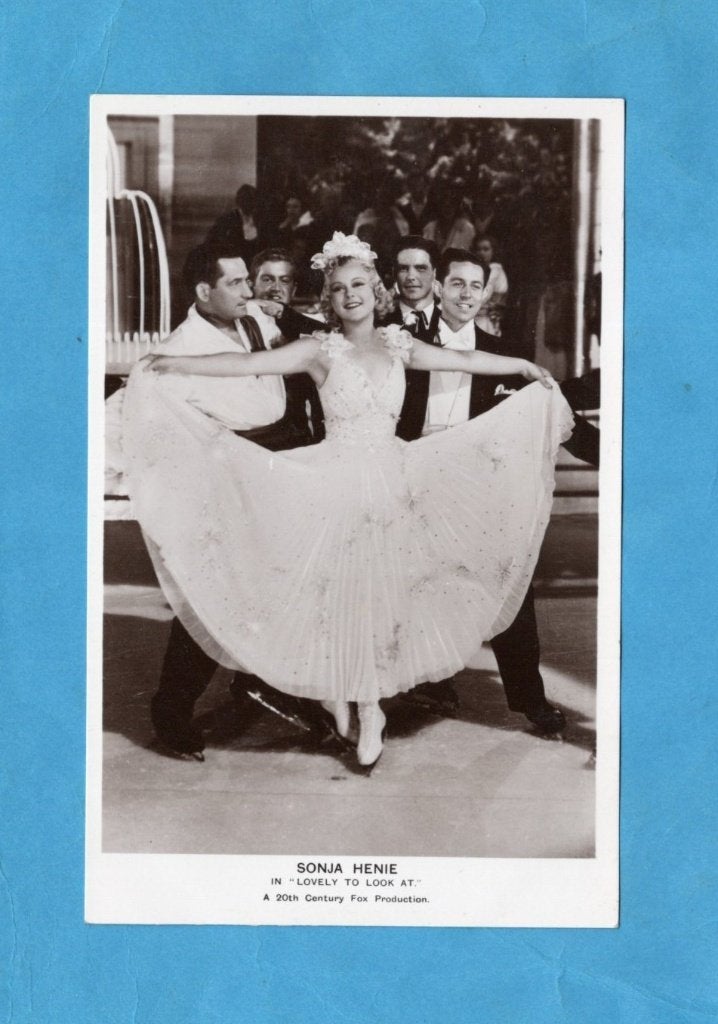 Sonja Henie in "Lovely to Look At" - oude Filmpostkaart C572, Verzenden, 1940 tot 1960, Ongelopen, Sterren en Beroemdheden